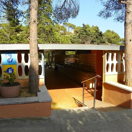 Camping Senia Cala Canyelles يوريت دي مار