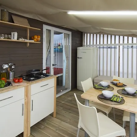 Camping Sènia Cala Canyelles Campeggio