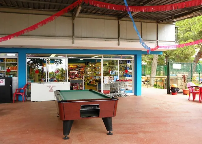 キャンプ場 Senia Cala Canyelles リョレート・デ・マル