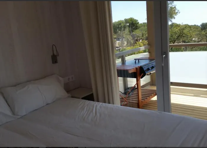 Senia Cala Canyelles キャンプ場 リョレート・デ・マル