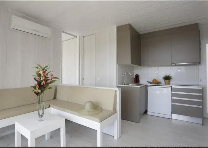 キャンプ場 Senia Cala Canyelles リョレート・デ・マル